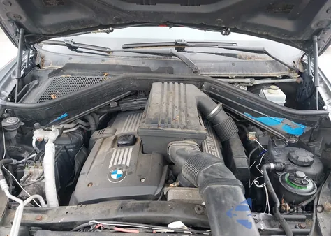 2008 BMW X5 3.0Si z USA, uszkodzony, nr VIN 5UXFE43548L007052